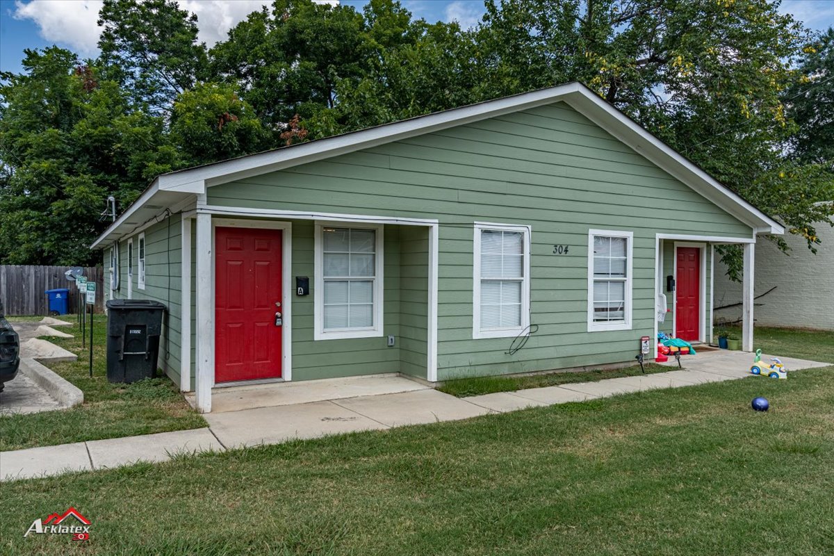 304 Stoner Avenue Unit A - 1